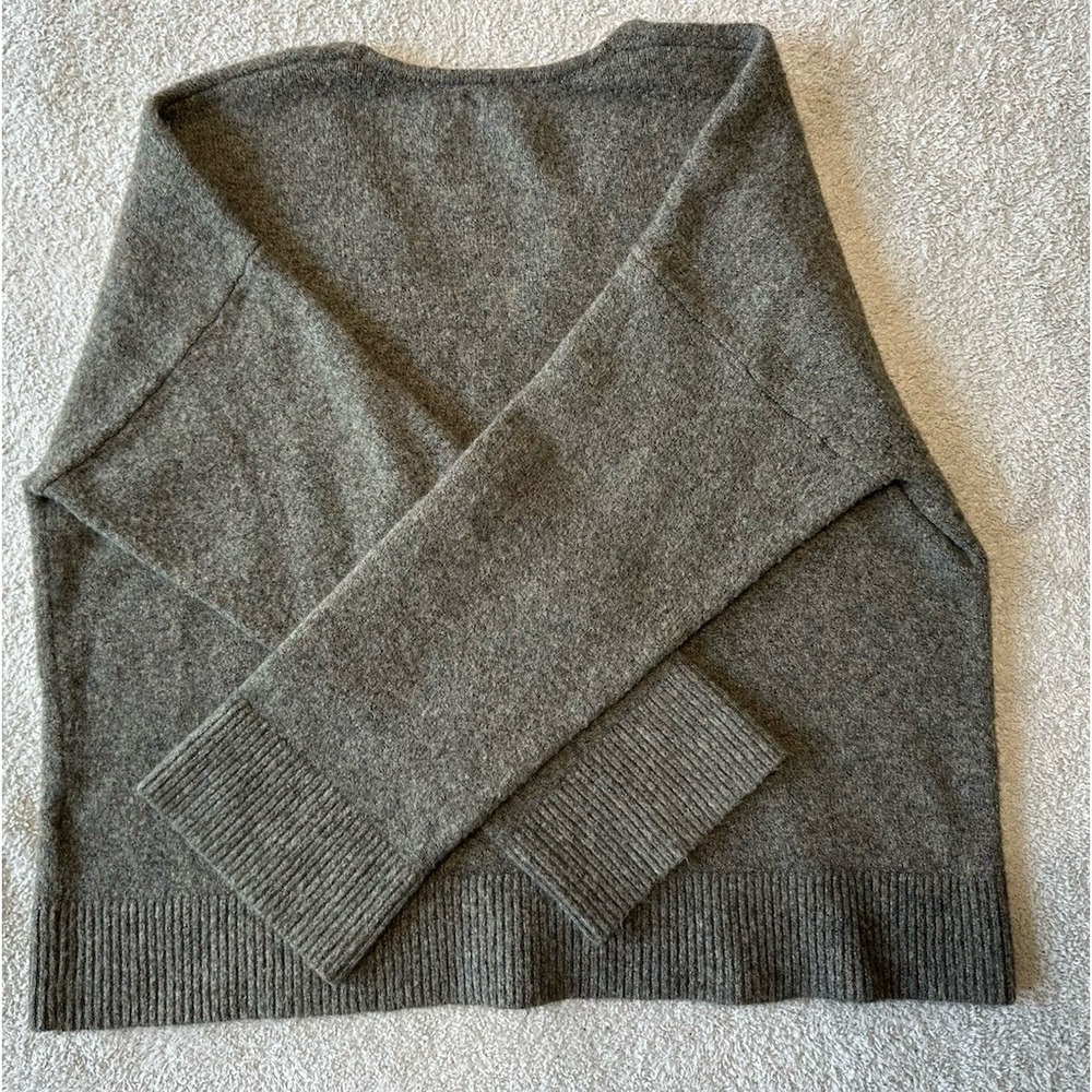 Madewell Donegal‎ Bartlett V-Neck Pullover Sweater in Coziest Yarn Gray Size L - Picture 7 of 12